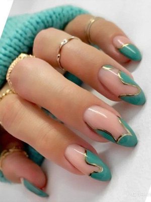 False nails with glue