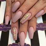 False nails with glue